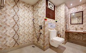 Hotel Palm Grand At Luxury Naraina Central Delhi